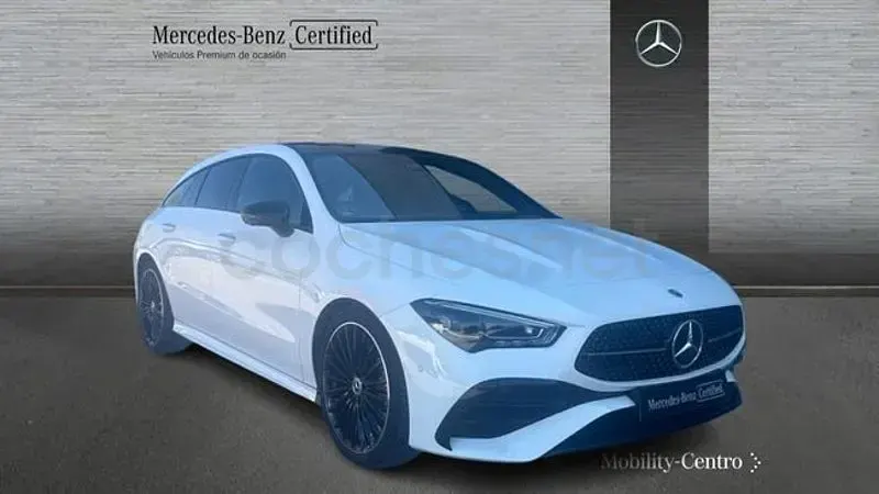 Usado Mercedes CLA200 Shooting Brake 150 CV (110 kW) 2024 Blanco polar Familiar
