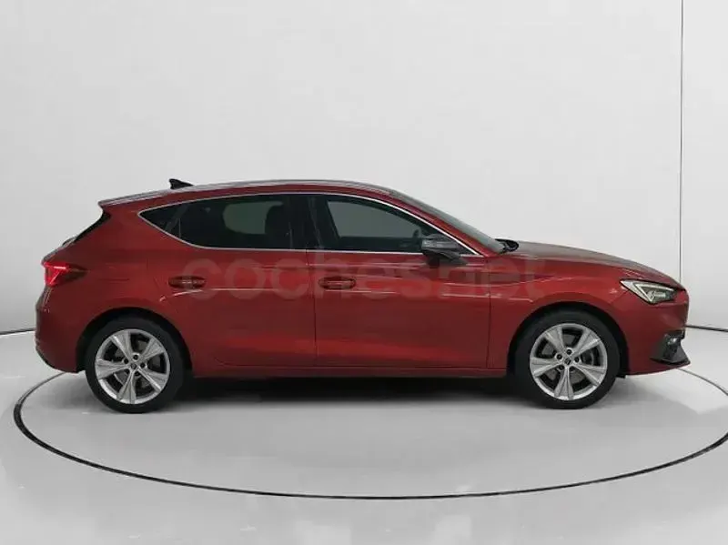 Usado Seat Leon FR 204 CV (150 kW) 2021 Rojo Berlina