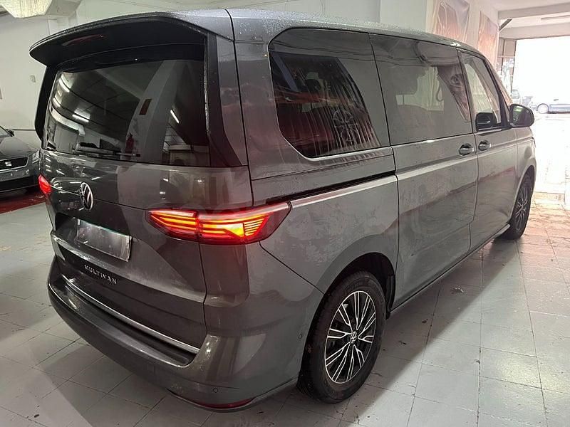 Usado VW Multivan Style 150 CV (110 kW) 2025 Gris / plata Van