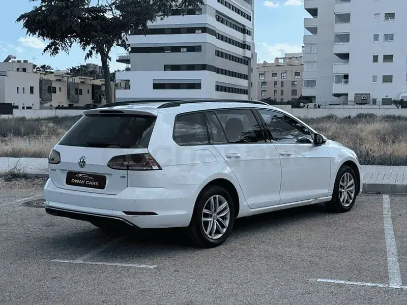 Usado VW Golf VII Advance 115 CV (84 kW) 2017 Blanco Familiar