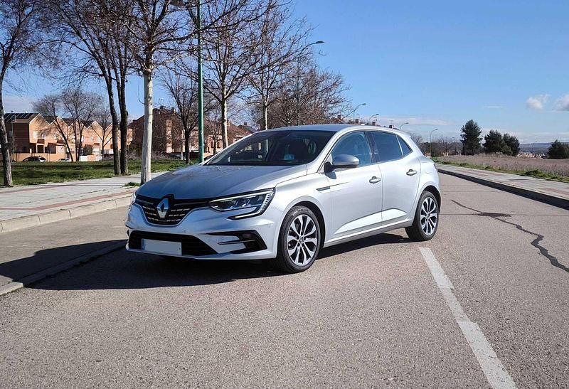 Usado Renault Mégane IV Zen 160 CV (117 kW) 2021 Gris