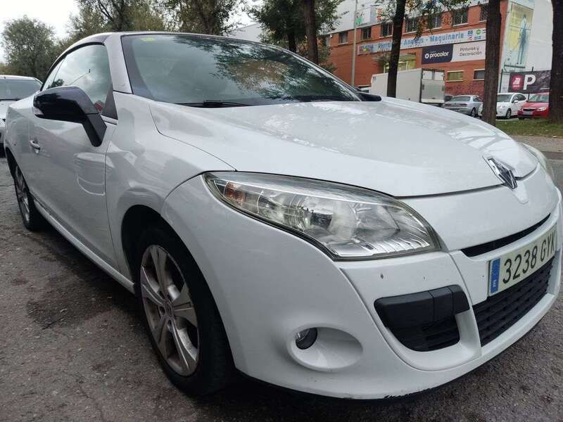 Usado Renault Mégane III 110 CV (80 kW) 2010 Blanco Descapotable