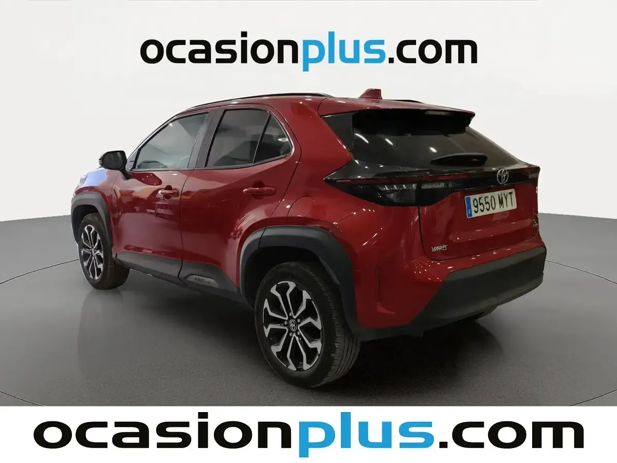 Usado Toyota Yaris Cross Active 116 CV (85 kW) 2025 Rojo SUV