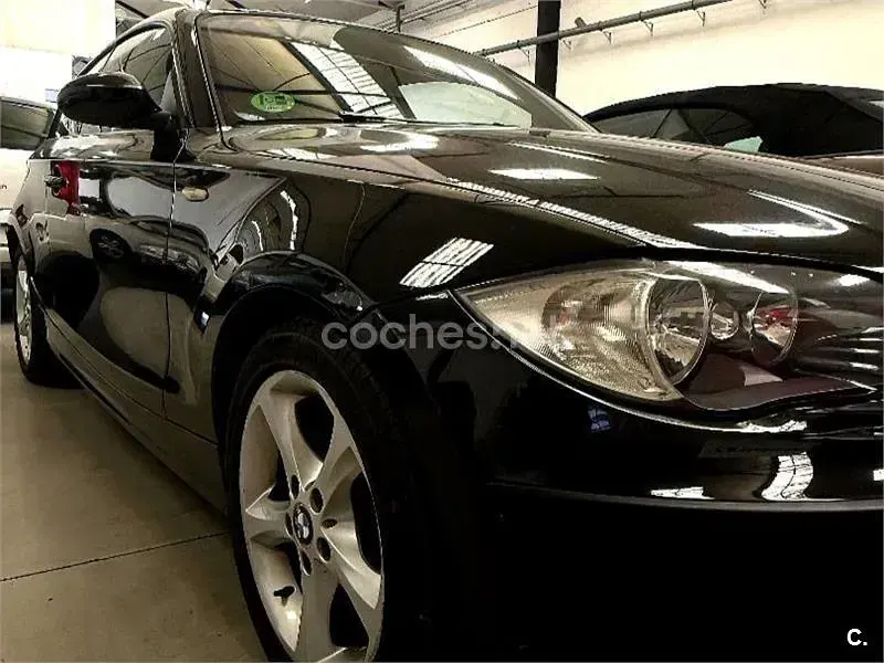Usado BMW 116 122 CV (89 kW) 2008 Negro Utilitario