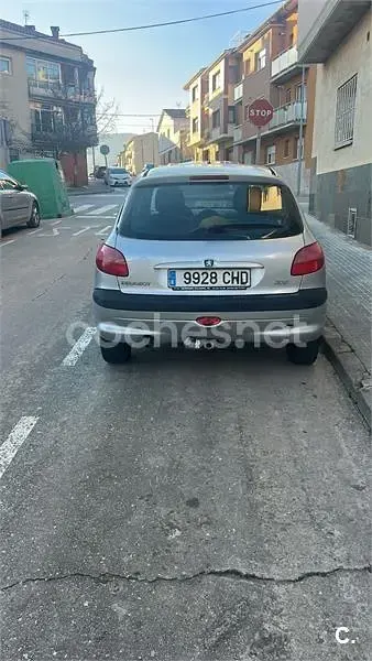 Usado Peugeot 206 75 CV (55 kW) 2003 Gris / plata Berlina