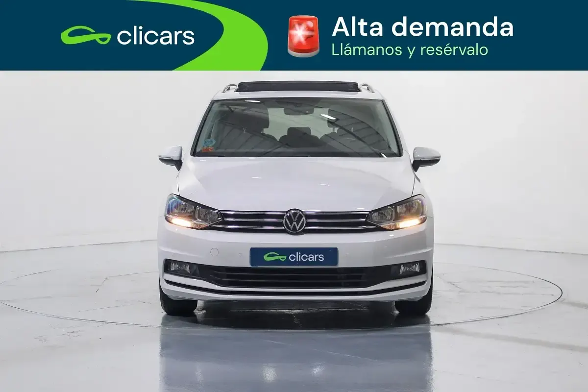 Usado VW Touran Advance 150 CV (110 kW) 2021 Blanco Monovolumen
