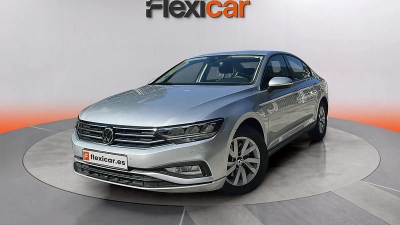 Usado VW Passat 122 CV (89 kW) 2020 Gris Berlina