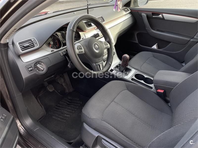 Usado VW Passat 105 CV (77 kW) 2014 Marrón Berlina