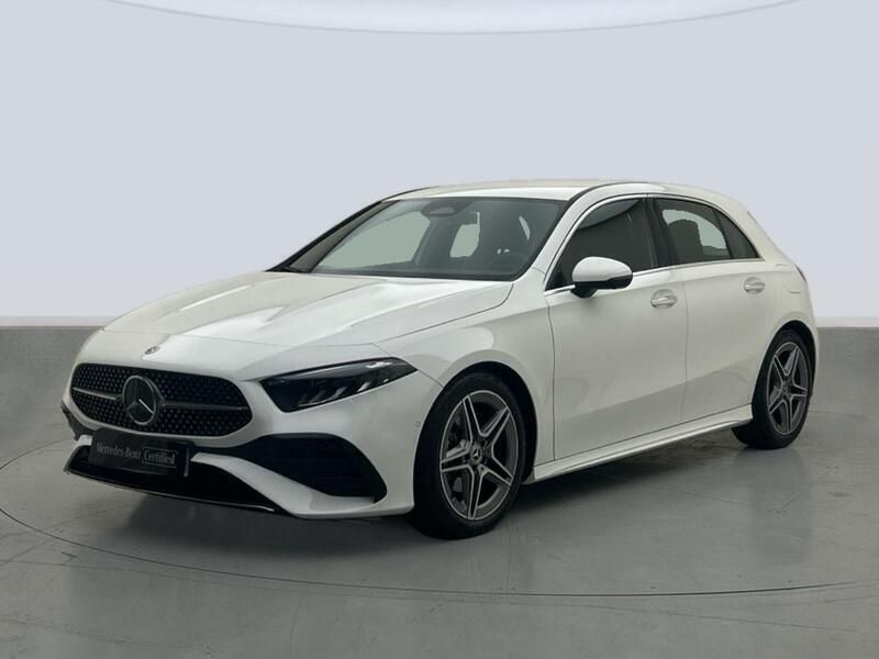 Blanco Usado 2024 Mercedes A180 Berlina | 31.900 € (Precio justo) - Imagen 1/4