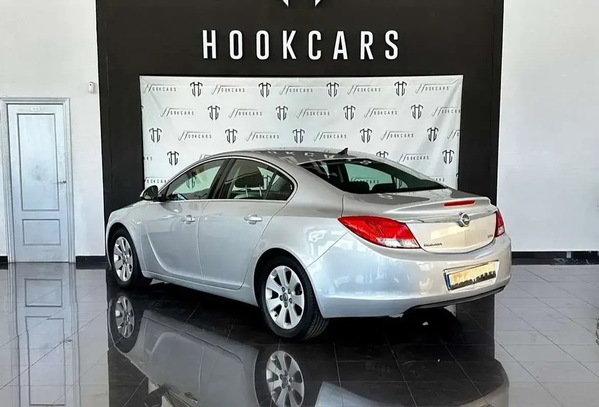 Usado Opel Insignia Edition 131 CV (96 kW) 2011 Gris Familiar
