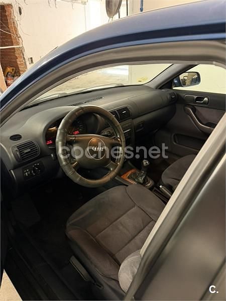 Usado Audi A3 Ambition 150 CV (110 kW) 2002 Azul Utilitario