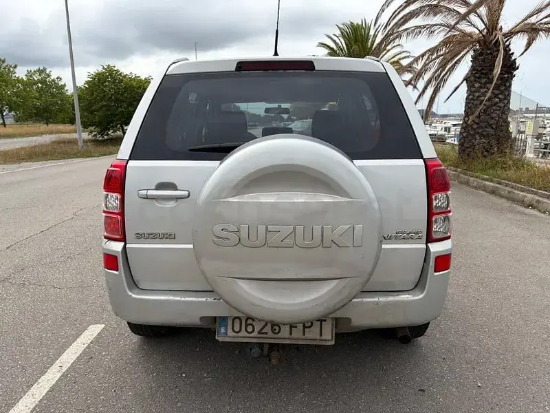 Usado Suzuki Grand Vitara 129 CV (94 kW) 2008 Gris / plata SUV