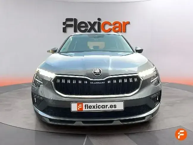 Usado Skoda Kamiq Selection 115 CV (84 kW) 2024 Gris SUV