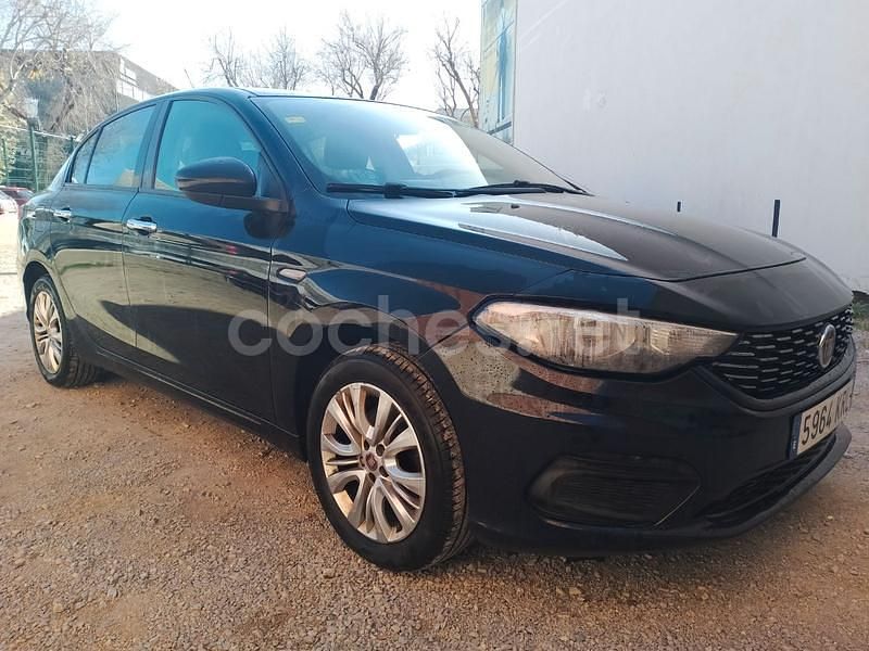 Usado Fiat Tipo Easy 120 CV (88 kW) 2018 Negro Berlina
