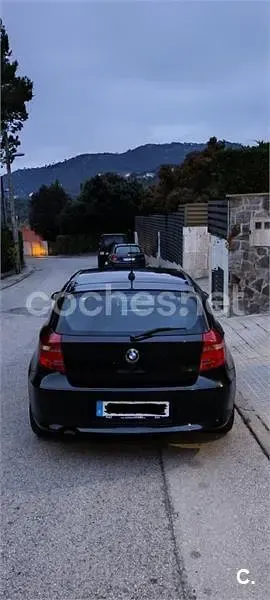 Usado BMW 118 143 CV (105 kW) 2007 Negro Utilitario