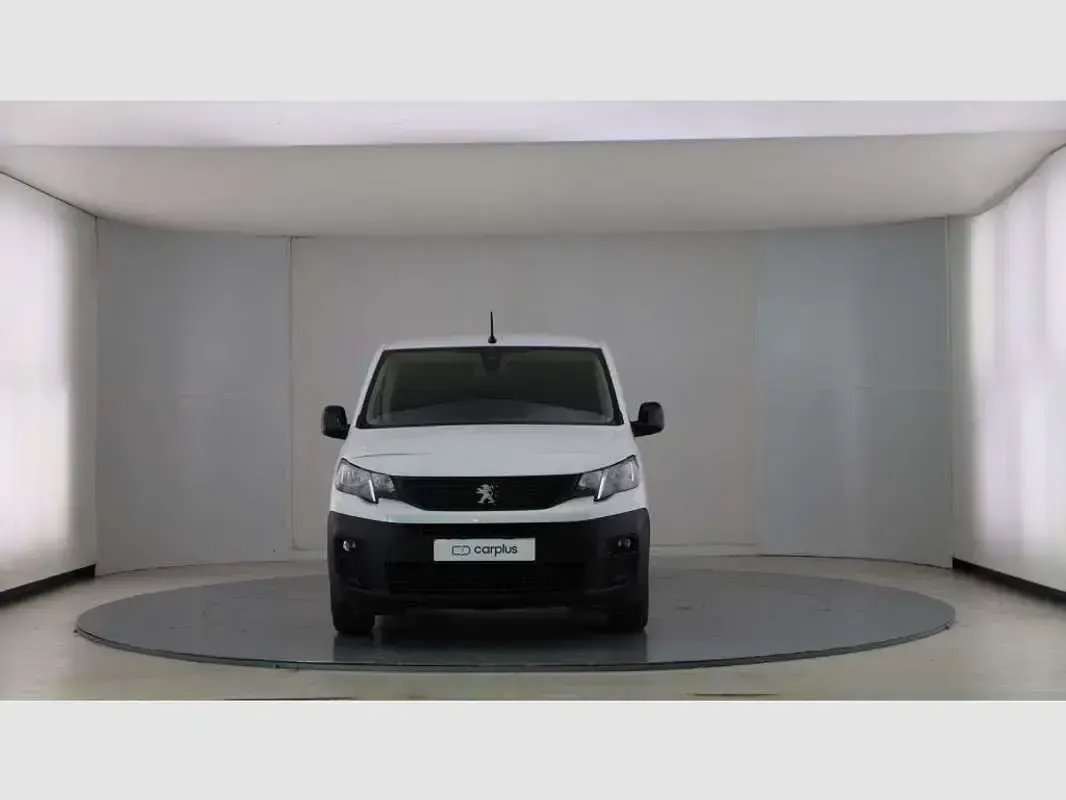 Usado Peugeot Partner 99 CV (72 kW) 2023 Blanco Monovolumen