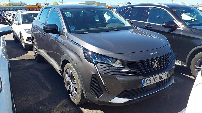 Usado Peugeot 3008 Active 225 CV (165 kW) 2022 Gris SUV