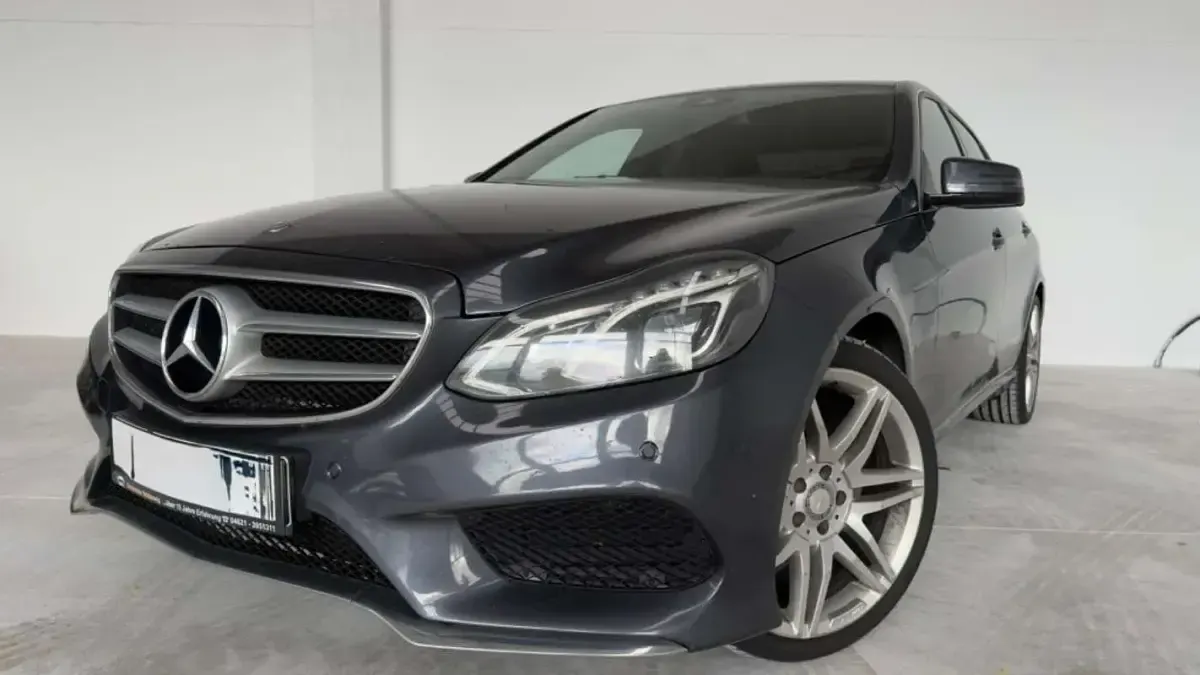 Usado Mercedes E220 Avantgarde 170 CV (125 kW) 2013 Gris Berlina