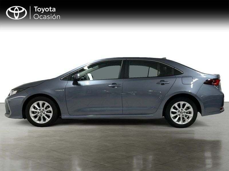 Usado Toyota Corolla Active 122 CV (89 kW) 2021 Plata Berlina