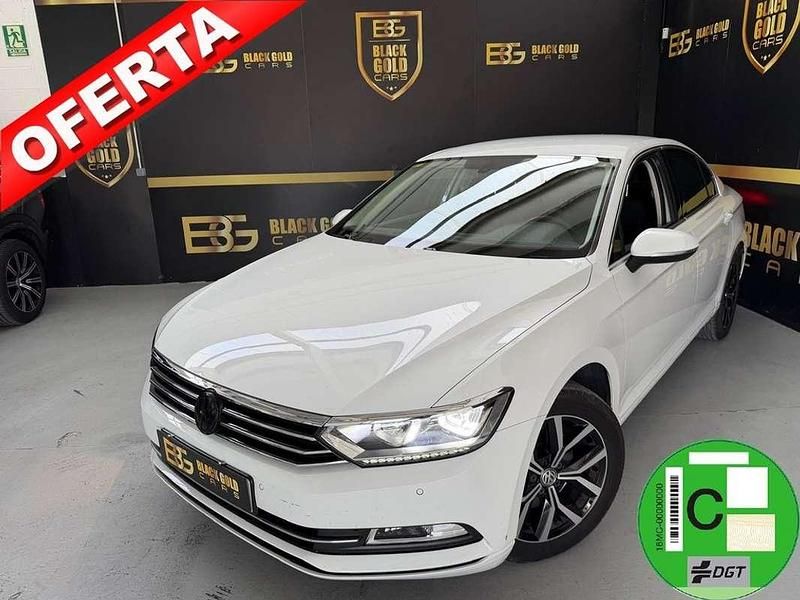 Usado VW Passat Sportline 150 CV (110 kW) 2016 Blanco Berlina