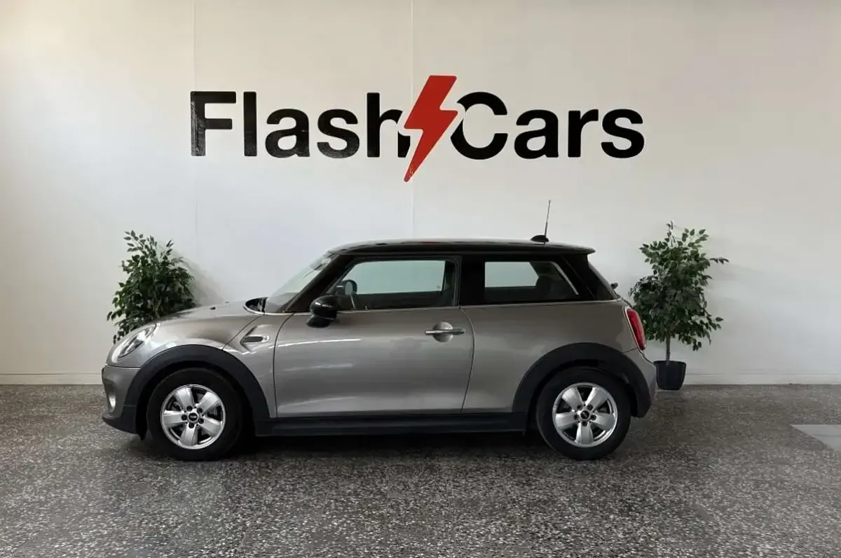 Usado Mini Cooper 136 CV (100 kW) 2019 Gris Utilitario