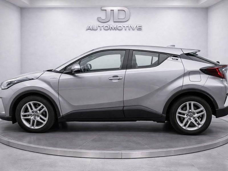 Usado Toyota C-HR Advance 184 CV (135 kW) 2021 Gris / plata SUV
