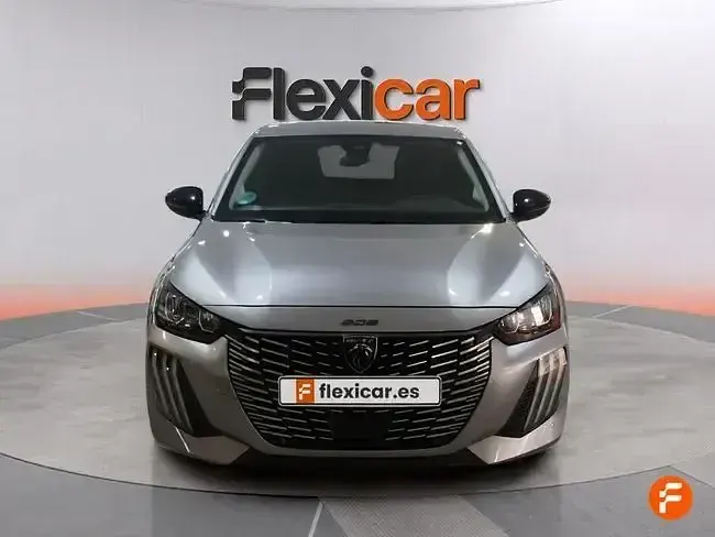 Usado Peugeot 208 Allure 100 CV (73 kW) 2025 Gris Utilitario