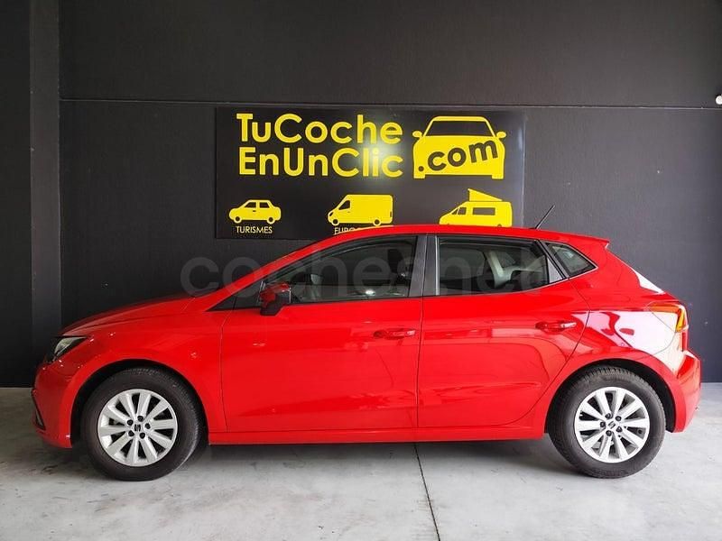 Usado Seat Ibiza Reference 80 CV (58 kW) 2022 Rojo Utilitario