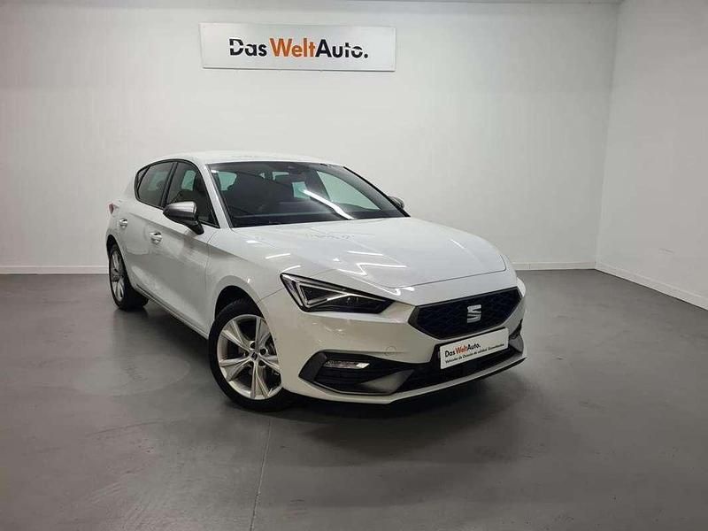 Blanco Nuevo 2025 Seat Leon FR Utilitario | 30.990 € (Caro) - Imagen 1/4