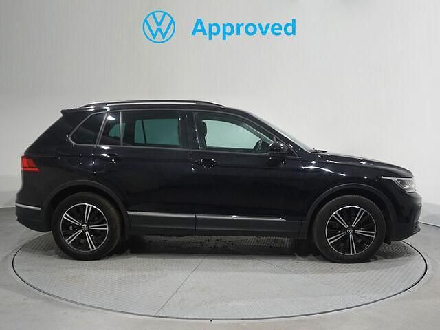 Usado VW Tiguan Life 150 CV (110 kW) 2022 Negro SUV