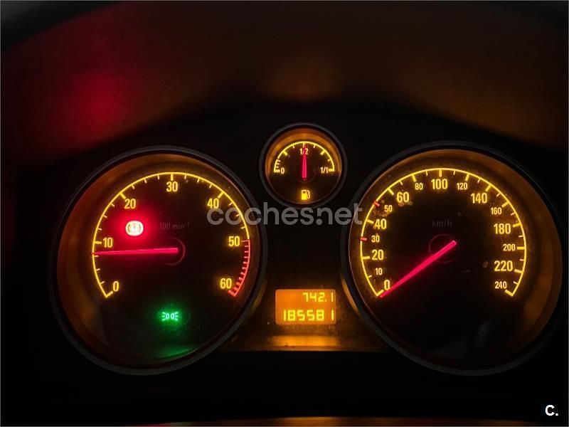 Usado Opel Astra Cosmo 150 CV (110 kW) 2004 Negro Berlina