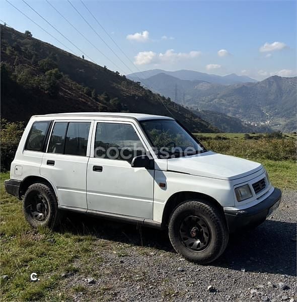Blanco Usado 2001 Suzuki Vitara SUV | 5500 € (Buen precio) - Imagen 1/4