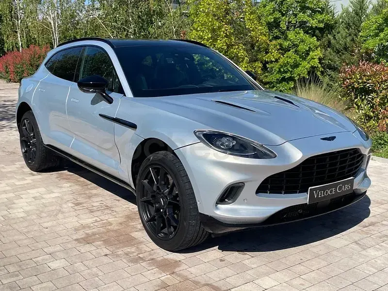 Usado Aston Martin DBX 707 CV (519 kW) 2023 Gris / plata SUV