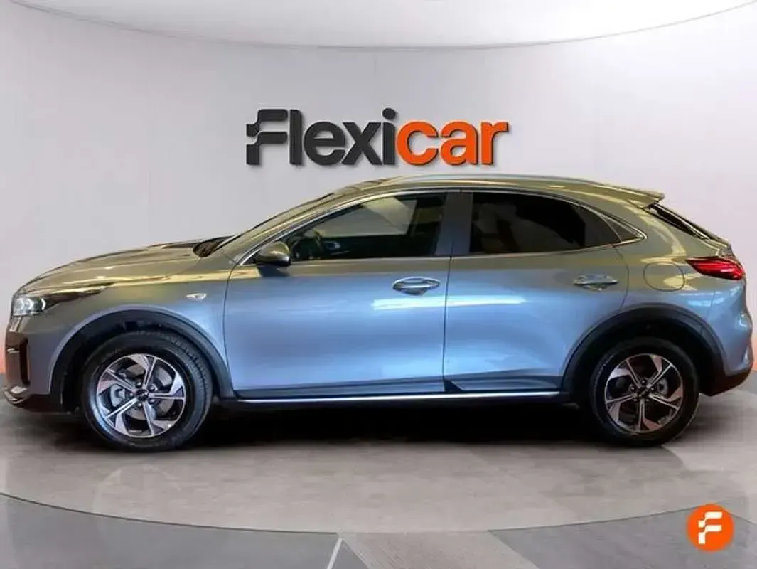 Usado Kia XCeed 136 CV (100 kW) 2024 Gris SUV