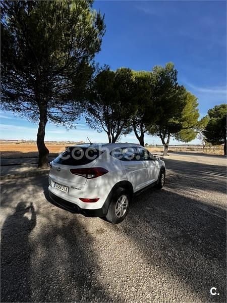 Blanco Usado 2016 Hyundai Tucson SUV | 14.500 € (Un poco caro) - Imagen 1/4