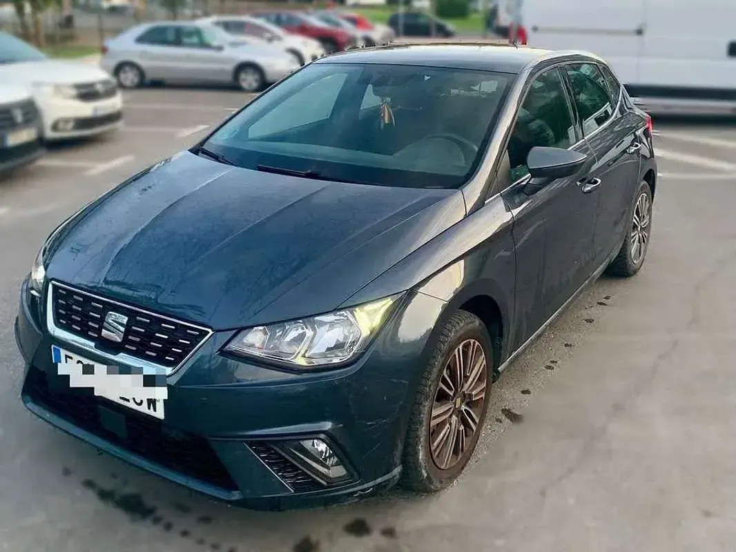 Usado Seat Ibiza XCELLENCE 95 CV (69 kW) 2019 Gris Utilitario