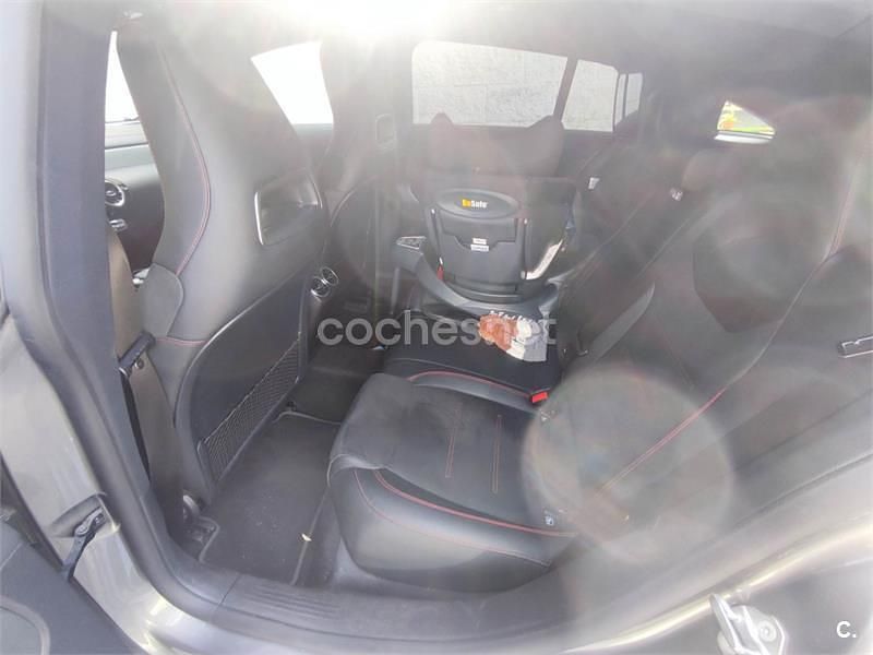 Usado Mercedes CLA200 Shooting Brake 150 CV (110 kW) 2020 Gris / plata Familiar