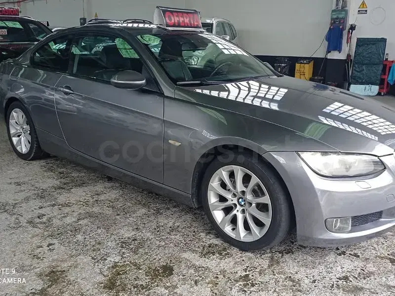 Usado BMW 320 177 CV (130 kW) 2007 Gris / plata Coupe