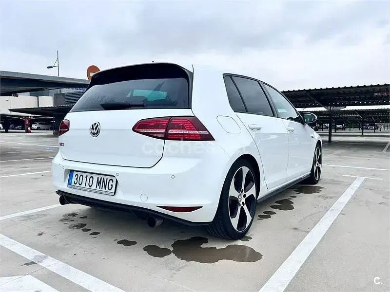 Usado VW Golf VII GTI 230 CV (169 kW) 2016 Blanco Berlina