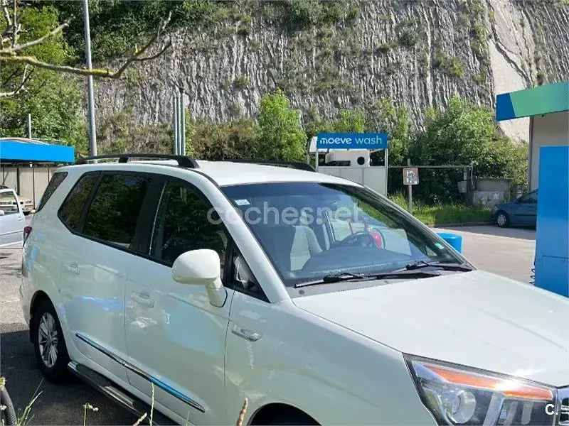 Usado SsangYong Rodius 155 CV (114 kW) 2013 Blanco Monovolumen