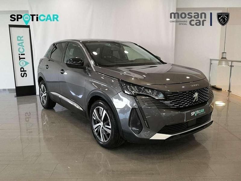 Usado Peugeot 3008 Allure 131 CV (96 kW) 2024 Gris SUV