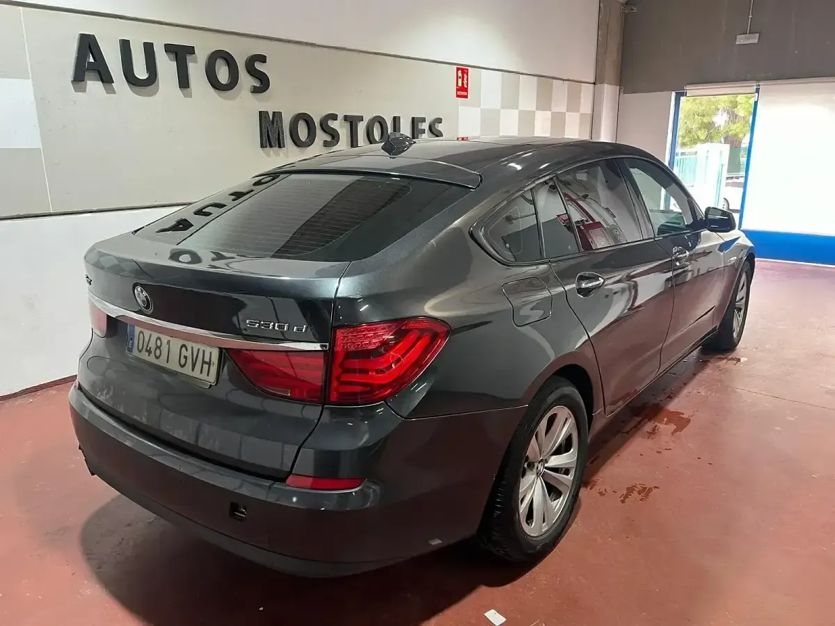 Usado BMW 530 Gran Turismo Comfort Edition 245 CV (180 kW) 2010 Gris Berlina