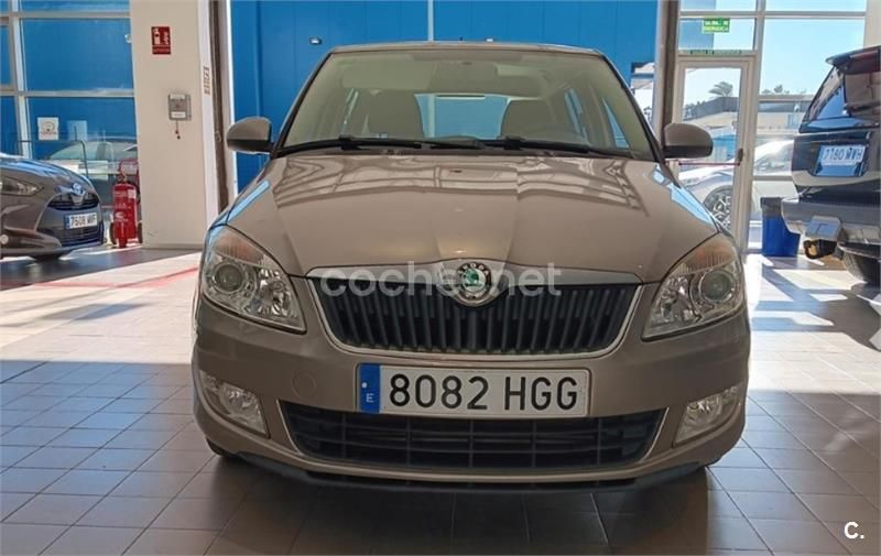 Beige Usado 2011 Skoda Fabia Style Berlina | 5000 € (Super precio) - Imagen 1/4