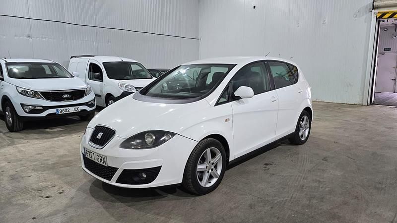 Blanco Usado 2009 Seat Altea Style Monovolumen | 5999 € (Precio justo) - Imagen 1/4