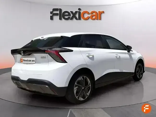 Usado MG MG5 EV 125 kW (170 CV) 2023 Blanco Familiar