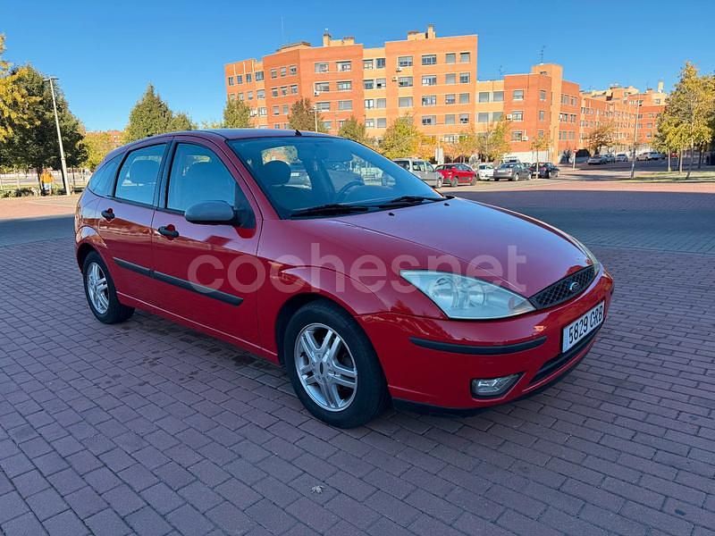 Rojo Usado 2004 Ford Focus Ghia Berlina | 1900 € (Precio justo) - Imagen 1/4