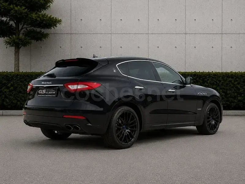 Usado Maserati Levante 430 CV (316 kW) 2018 Negro SUV