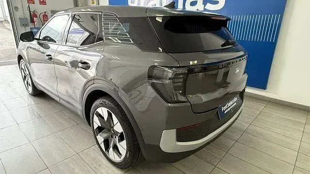 Usado Ford Explorer Premium 210 kW (286 CV) 2024 Gris magnetic (metalizado) SUV