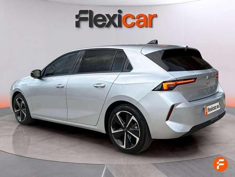 Usado Opel Astra Edition 110 CV (80 kW) 2024 Gris Utilitario