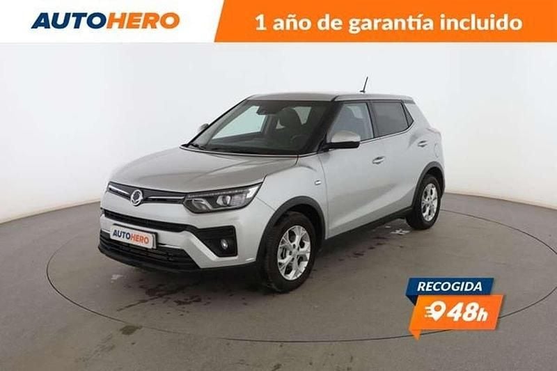 Gris Usado 2022 Ssangyong (KGM) Tivoli SUV | 14.856 € - Imagen 1/3